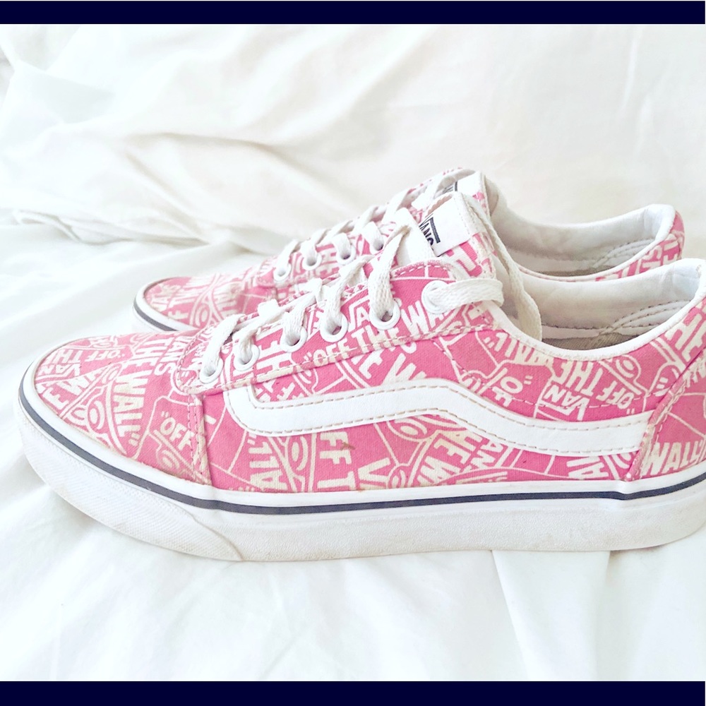 RARE! Pink Old Skool Vans Lace Up